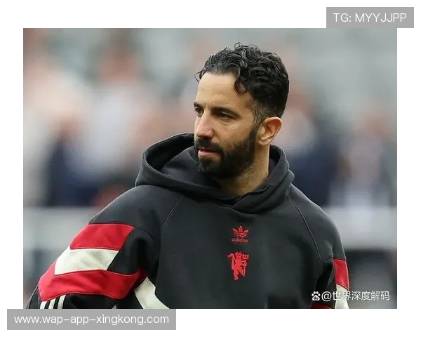 阿莫林一年执教画像:三中卫体系成型但隐患并存 阿莫林一年执教画像:三中卫体系成型但隐患并存