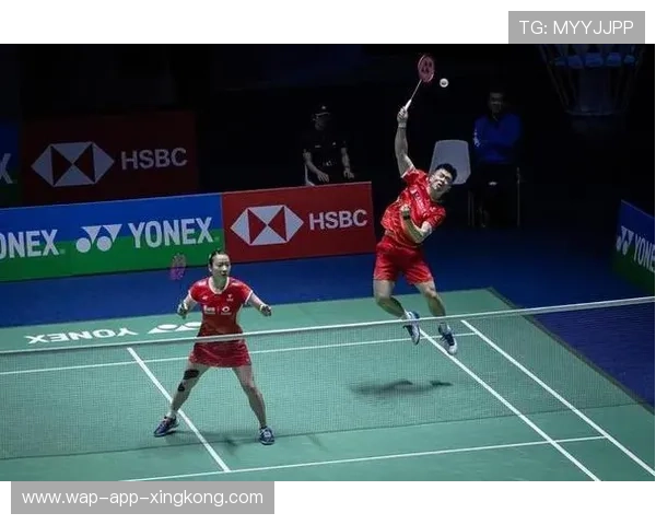 羽毛球漂移接杀惊动裁判:场上花样百出,技术与智慧的巅峰对决 羽毛球漂移接杀惊动裁判:场上花样百出,技术与智慧的巅峰对决