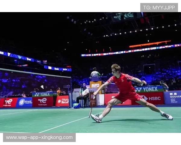 羽毛球超近身杀球，惊爆对手的致命一击