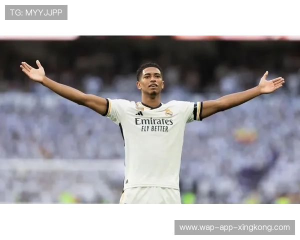 贝林厄姆弧顶起脚世界波