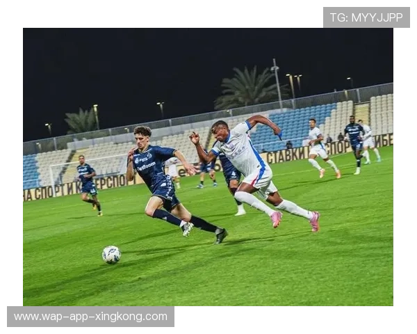 拉唐申花冬训赛中远射破门连场，射术精准