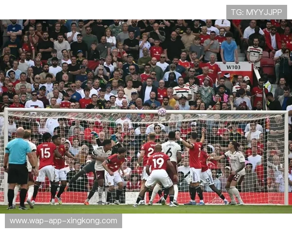 曼联快速角球冷不防制造致命一击的背后