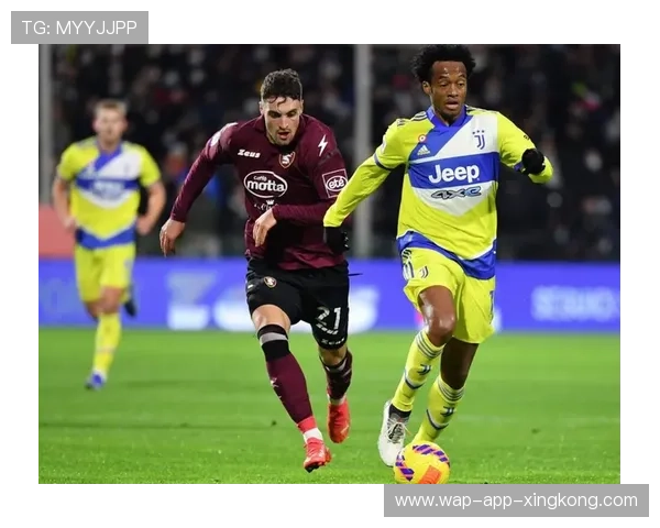 萨勒尼塔纳推进演练里迪亚在中路十分活跃